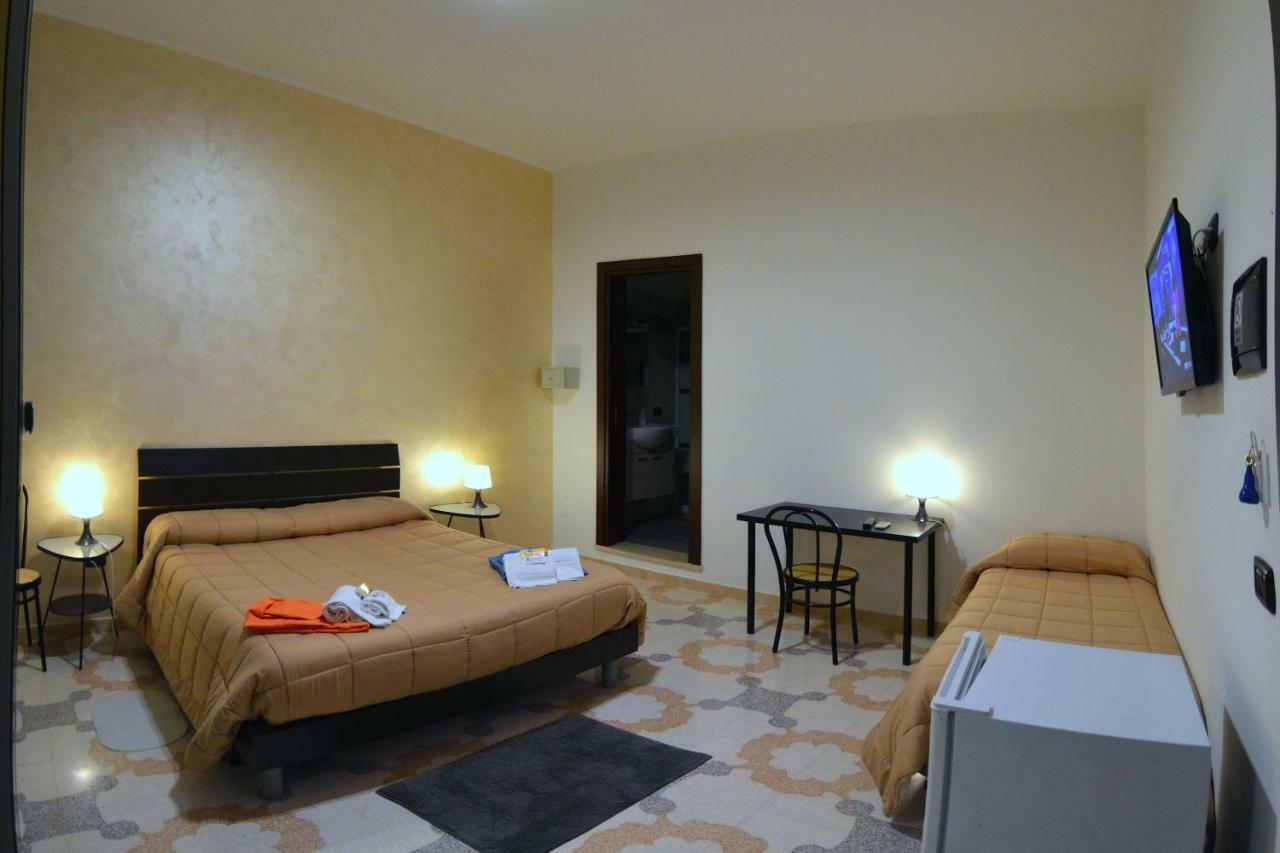 Bed & Breakfast "Mazzini" Leverano Exterior foto